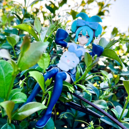 Miku and Cinnamoroll Noodle Stopper